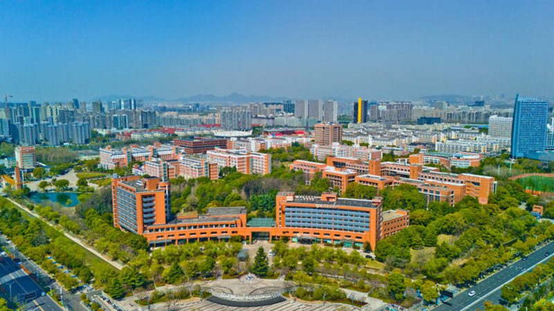 电子加工材质选择：揭秘影响性能的关键因素