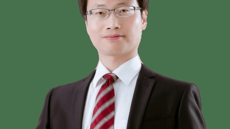 在谈判成功后，要仔细阅读合同条款，确保自身权益。以下是一些需要注意的条款：